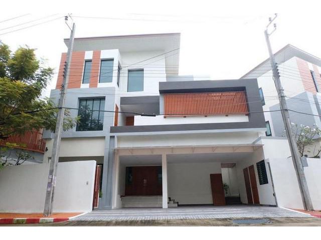 ขายบ้านเดี่ยว 3 ชั้น หมู่บ้านกฤษดานคร 21