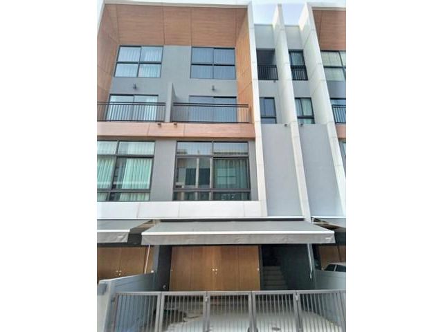 ให้เช่าทาวน์โฮม 3.5 ชั้น โครงการ Arden พัฒนาการ 20