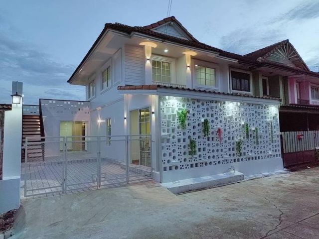 ขายทาวน์เฮ้าส์2ชั้นหมู่บ้าน​พฤกษา​11​รังสิต​คลอง​3