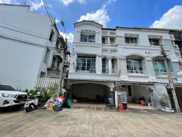 ให้เช่าทาวโฮม 3.5 ชั้นย่าน ประดิษฐมนูธรรม