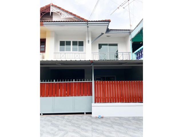 ขาย ทาวน์เฮ้าส์ 18 ตรว บ้านพฤกษา3 ลาดปลาดุก แต่งใหม่พร้อมอยู่