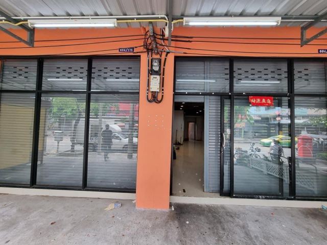 ให้เช่าตึกแถว 2คูหาตีทะลุกัน ติดถนนสาธุประดิษฐ์
