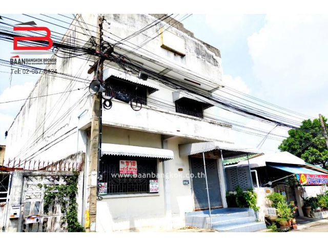 อาคารพาณิชย์ 2 ชั้น โครงการ เยาวพรรณ เนื้อที่ 40.3 ตรว. ถนนบางกรวย-ไทรน้อย อ.บางกรวย จ.นนทบุรี
