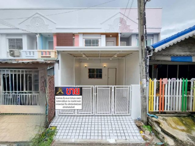 ทาวน์เฮ้าส์ 2 ชั้นด้านหน้ามีระเบียง #หมู่บ้านนครทองปาร์ควิว3 ถนนบางบัวทอง-สุพรรณบุรี ทำเลดี หน้าโครงการติดถนนบางบัวทอง