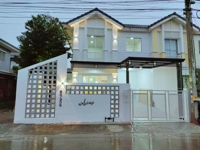 บ้านเทาน์เฮาส์ 2 ชั้น หลังริม ดีไซน์สวย ตกแต่งพร้อมอยู่ พฤกษาวิลล์ 46/1 รังสิต-คลองสาม