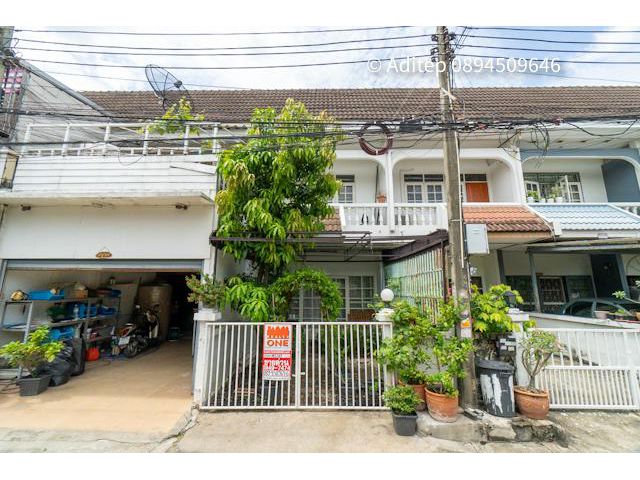 ขายทาวน์เฮ้าส์  ม.พิพรพงษ์ 1 ซ.วิภาวดี กทม.