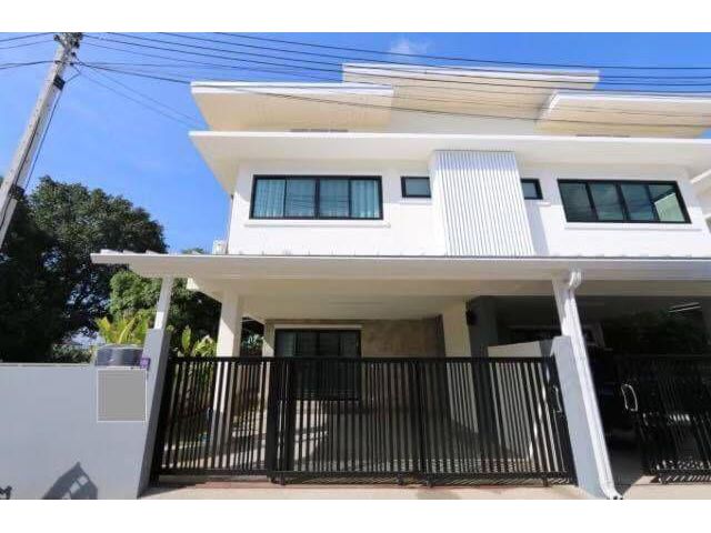 บ้านเช่าอำเภอเมืองเชียงใหม่ เช่า 17,000 บาท/เดือน พร้อมเฟอรนิเจอร์เข้าอยู่