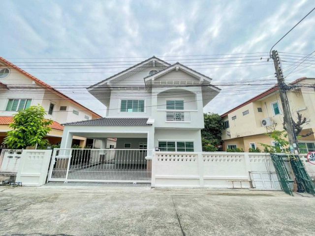 บ้านเดี่ยว 2 ชั้น #หมู่บ้านทองสถิตย์วิลล่า8 รีโนเวทใหม่ สวยพร้อมเข้าอยู่ เนื้อที่เยอะมาก มีพื้นที่ด้านข้าง