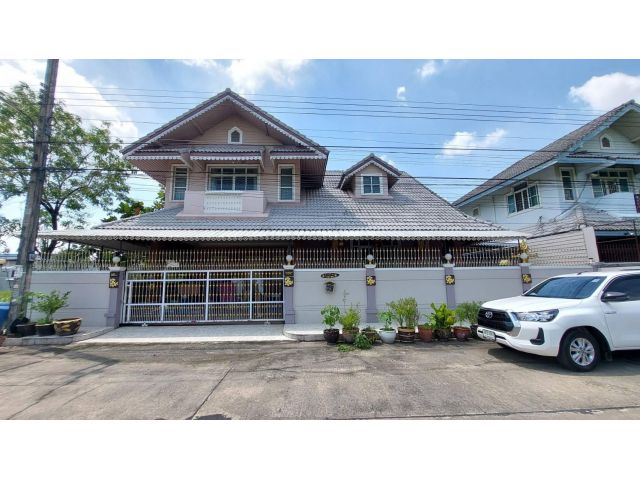 บ้านเดี่ยว 2 ชั้นติดธนาคารไทยพาณิชย์ #หมู่บ้านนพอนันต์ อยุ่บนถนนเลียงคลองสอง เยื้อง ซาฟารีเวิล์ดเพียง 100 เมตร