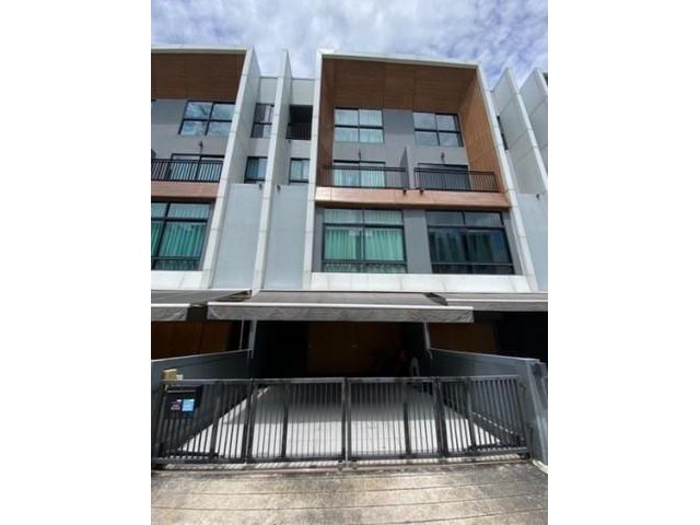 PN08 ให้เช่า ทาวน์โฮม 3.5 ชั้น อาร์เด้น พัฒนาการ20 Arden Phatthanakan มีเฟอร์นิเจอร์พร้อมอยู่ ซอยสวนหลวง