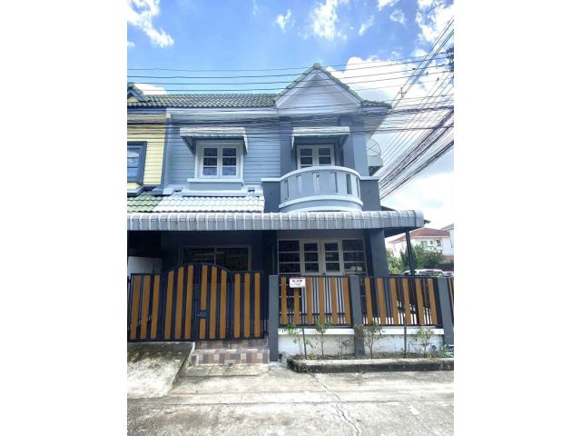 ขายทาวน์เฮ้าส์ 2 ชั้น เนื้อที่ 23 ตร.วา หมู่บ้านสินทรัพย์ 1 รังสิต-คลอง4 บ้านหลังมุม