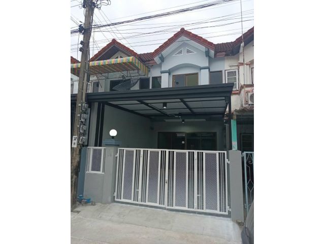 ทาวน์เฮ้าส์ 2 ชั้นหันหน้าทิศใต้ #หมู่บ้านคอฟฟี่ เชื่อมสัมพันธ์10ต่อเติมเต็มพื้นที่ ห่างจากถนนเชื่อมสัมพันธ์ เพียง 300 ม