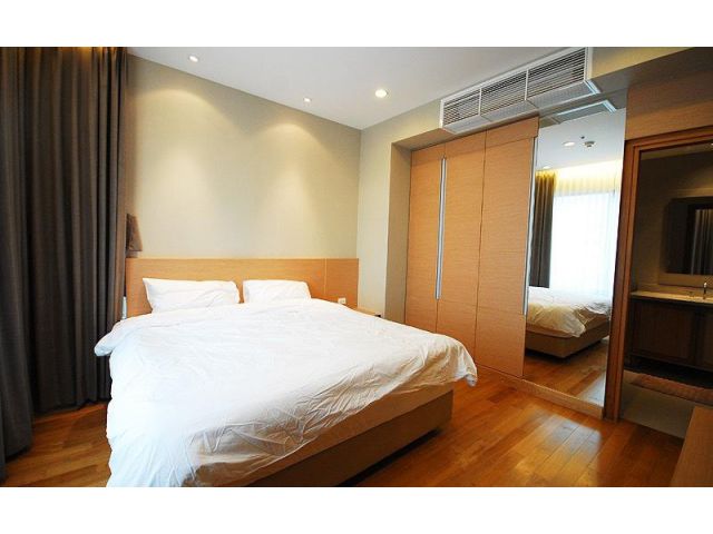 For rent Emporio place 1 Bedroom fully furnsihed ready to move in S12-0433