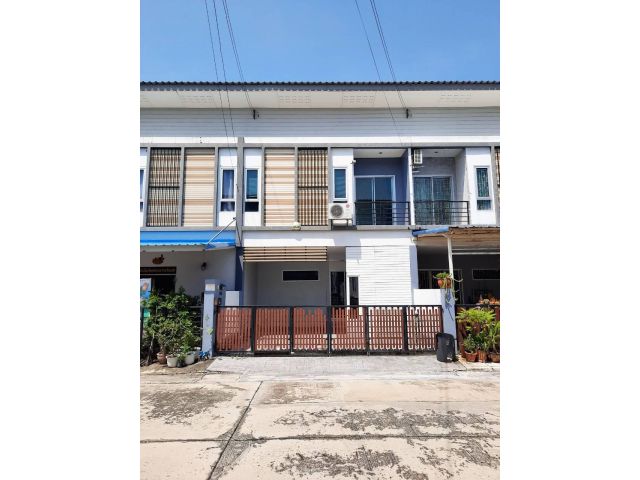 ทาวน์โฮม 2 ชั้นบ้านหันหน้าทิศใต้ หน้าบ้านกว้าง 5.5 เมตร #หมู่บ้านเมดิโอ้ นิมิตใหม่ ติดถนนใหญ่ แถมเครื่องปรับอากาศ
