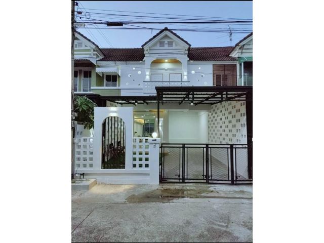 ทาวน์เฮ้าส์ 2 ชั้น 24 ตร.ว. ทำเลทอง ตกแต่งสวยงาม พร้อมอยู่ #หมู่บ้านปิยวรารมย์ คลอง4 ถนนรังสิต-นครนายก ธัญบุรี