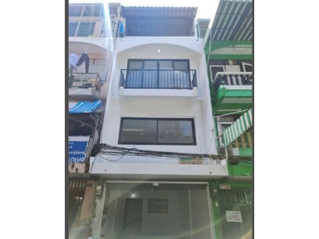 HR1571 ให้เช่าทาวน์โฮม3 ชั้น ย่านวชิรธรรมสาธิต 24 มี 2 ห้องนอน 3ห้องน้ำ