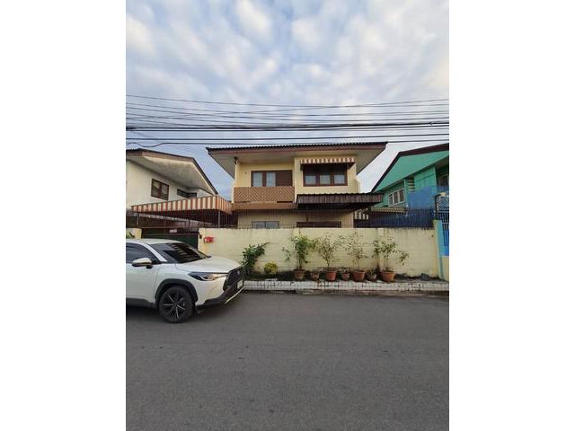 ขายบ้านเดี่ยวอยู่ในหมู่บ้านเสนานิเวศน์ 2