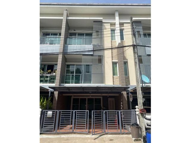 [101]Town Plus X หลังCDC ใกล้เซ็นทรัลอีสต์วิลล์