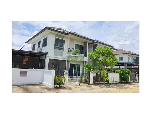 หมู่บ้านเต็มสิริพรีว่า หนองจอก ขายด่วน บ้านแฝด 2 ชั้น เนื้อที่ 49.40 ตร.ว ทำเลดี แปลงริม ต่อเติมครบ พร้อมอยู่อาศัย