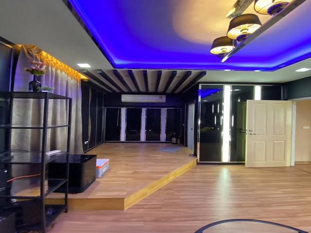 ให้เช่าบ้านเดี่ยว 3 ชั้น หมู่บ้าน โกลเด้น เพรสทีจ