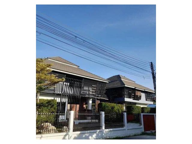 R7ขายบ้านเดี่ยว 2 หลังรวมกัน บนที่ดิน 220 ตรว.