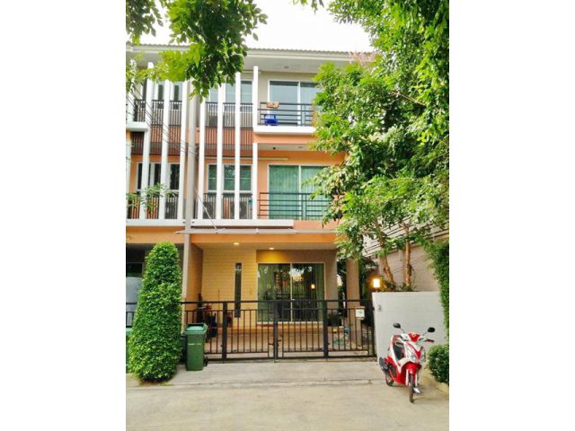 รร.สิรินุสรณ์วิทยา 3 นอน บิ๊กซี  เซ็นทรัลพระราม 2