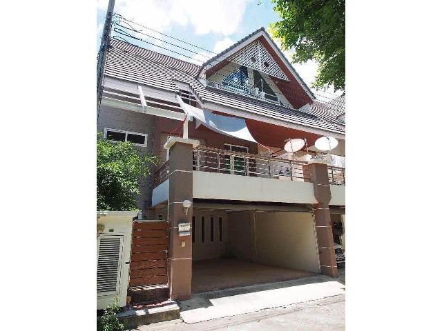 ให้เช่าทาวน์เฮ้าส์ เมอริทเพลส ลาดพร้าว 87
