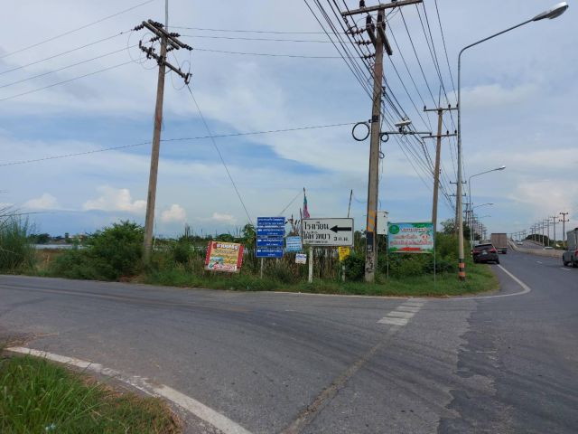 ขายที่ดินติดถนนลำลูกกา ช่วงคลอง 14-15 เนื้อที่ 35 ไร่เศษ หน้าติดถนนหลัก-ข้างติดถนนเลียบคลอง  หน้ากว้างกว่า 1,100 เมตร !!