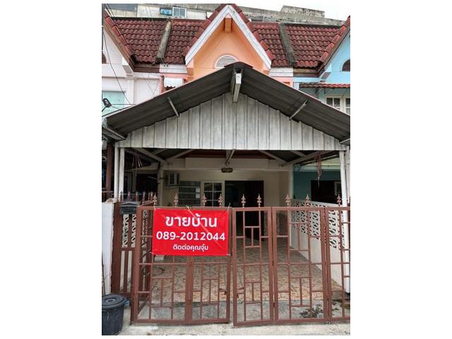 บ้านทาวน์เฮ้าส์ 2 ชั้น ถ.โชคชัย 4