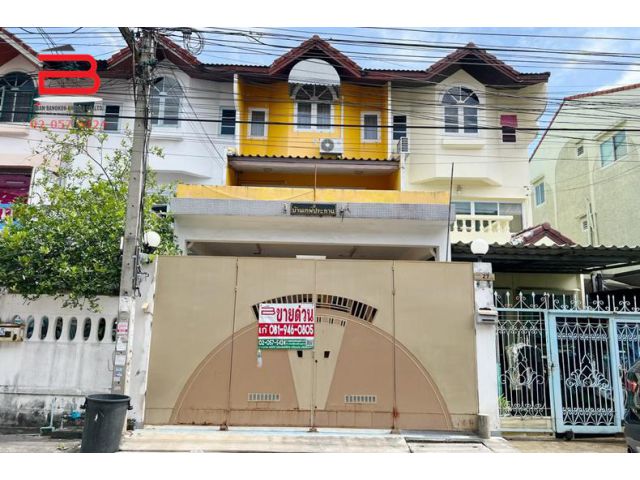 ทาวน์โฮม หมู่บ้าน ปั้นทอง 3 เนื้อที่ 28 ตรว. ถนนรามอินทรา เขตบางเขน