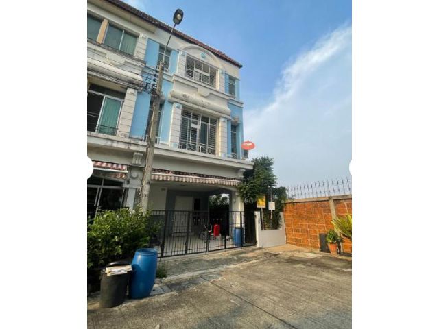 ขายทาวน์โฮมบ้านกลางเมือง บริติชทาว์น ศรีนครินทร์