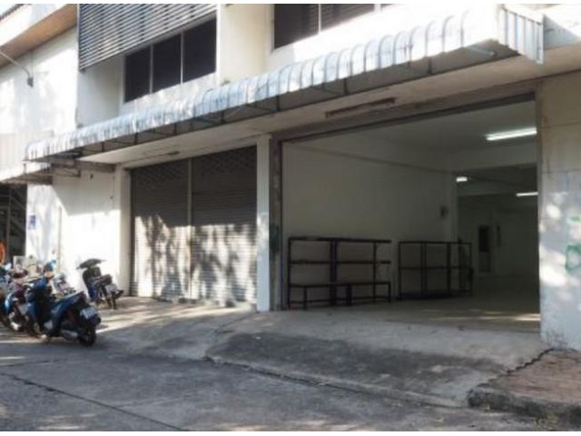 ให้เช่าโกดัง ขนาด 180 ตรม ลาดพร้าว 101