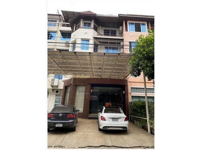 ขายอาคาร ย่านทาว์นอินทาว์น รามคำแหง39