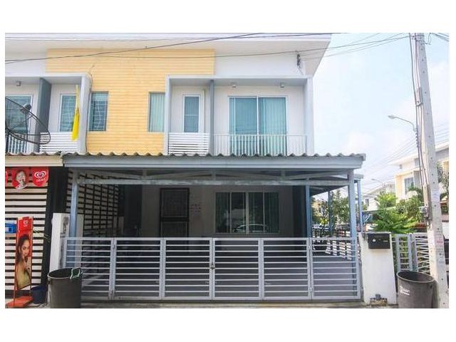 ให้เช่าทาวน์โฮม 2 ชั้น The connect สเตชั่น 10