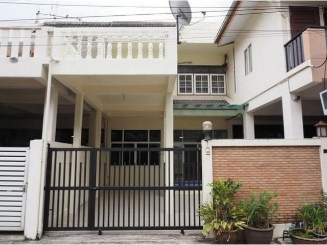 ให้เช่าทาวน์เฮ้าส์ 2ชั้น สุขุมวิท93 ซอยพึ่งมี