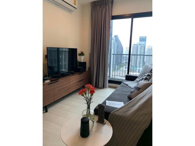 Fully furnished available!!! at Life Asoke Rama9