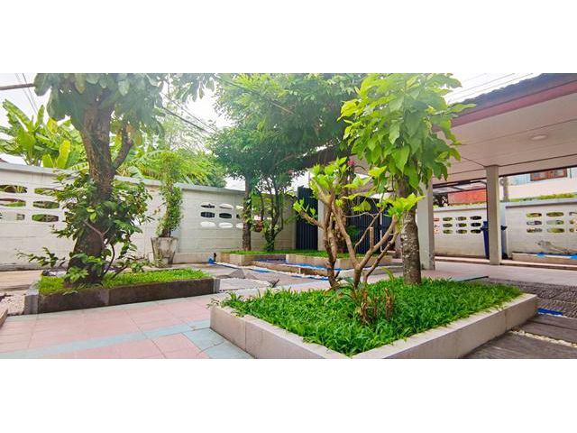 แฟชั่น รามอินทรา 3นอน นพรัตน์ 50ตรว. 200ตรม.