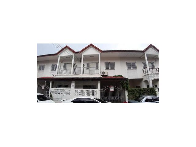 ทาวน์เฮ้าส์  บ้านแก้ววิลล่า  บางกอกน้อย กทม.