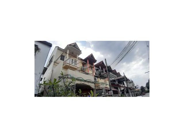 ทาวน์โฮม บ้านแก้ววิลล่า  จรัญสนิทวงศ์ 27 กทม.