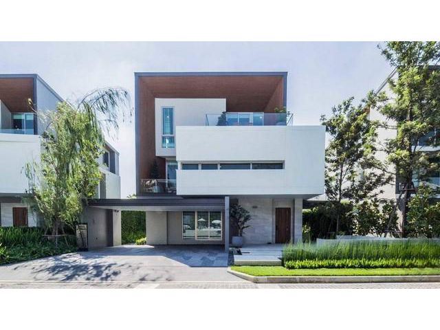 HS0580 ขายบ้านเดี่ยว 2 ชั้น ถนนบางนา กม.12  Nirvana BEYOND Bangna-Att U Park 4 ห้องนอน 4 ห้องน้ำ