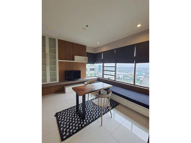 Fully furnished with 1bed at The Emporio Place