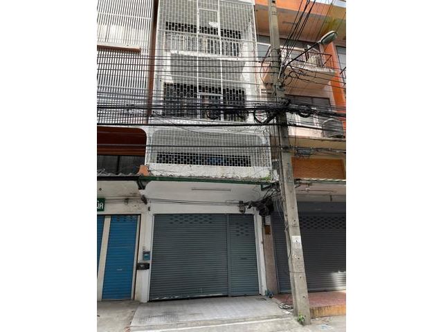 ขายอาคารพาณิชย์ 4ชั้น ใกล้สถานีรถไฟฟ้า ลาดพร้าว23