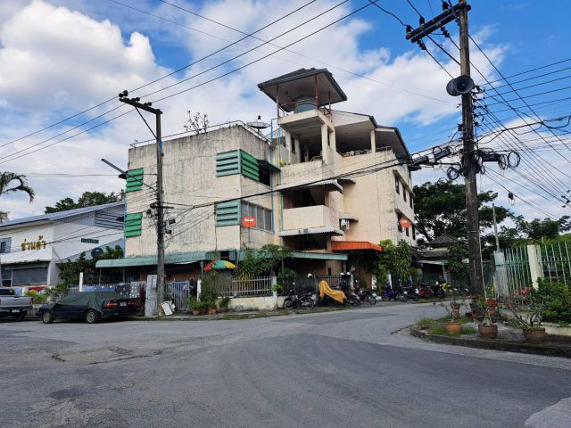 หอพักป่าตัน อ.เมืองเชียงใหม่ ตึก 4 ชั้น 24 ห้อง เนื้อที่ 102 ตารางวา