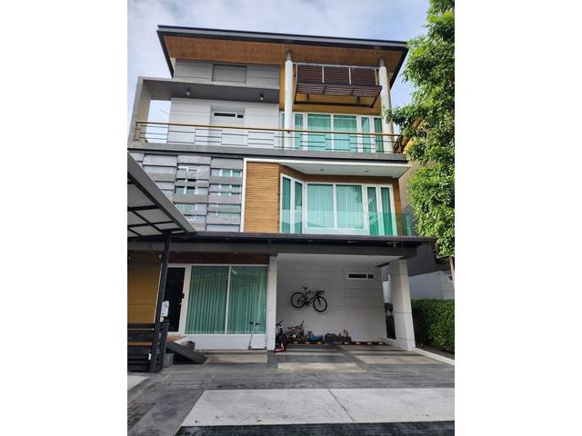 EPL-HS0574 ขายบ้านเดี่ยว 3 ชั้น ย่านลาดพร้าว 1