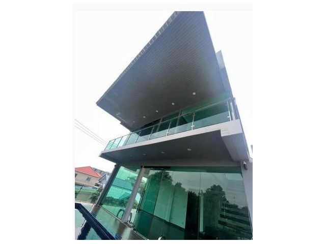 ขายบ้านเดี่ยว3ชั้นมีสระว่ายน้ำ ลาดพร้าววังหิน 47