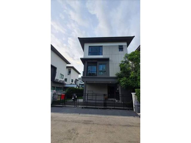 ขาย บ้านเดี่ยว หมู่บ้านกลางเมือง สาทร-สุขสวัสดิ์