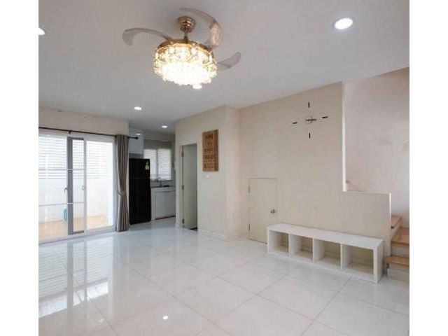 PO183 ขาย หมู่บ้านบ้านกลางเมือง พระราม 9