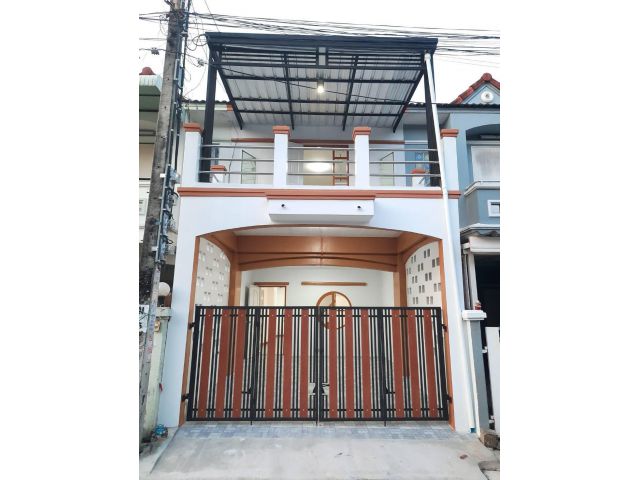 ทาวน์เฮ้าส์ 2 ชั้นบ้านรีโนเวทใหม่ พร้อมอยู่ #หมู่บ้านเคซี2 ต่อเติมเทอเรสด้านหน้า ทำเลดี อยู่ต้นโครงการตรงข้ามกับโรงเรียน