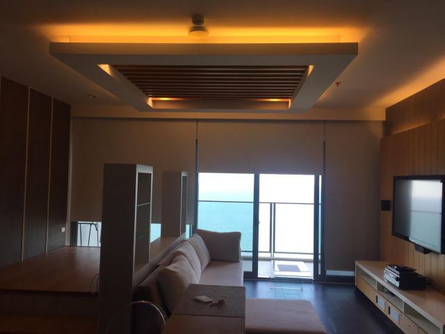 For rent Northpoint Pattaya 2 Bed and large balcony  102 Sq.m hight floor (S03-1058)