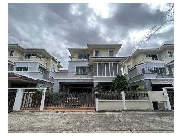 ขายบ้านเดี่ยว 3 ชั้น หมู่บ้านซื่อตรงแกรนด์โฮม (เกษตร-รัชโยธิน) ซ.เสนานิคม 1 เขตจตุจักร กทม